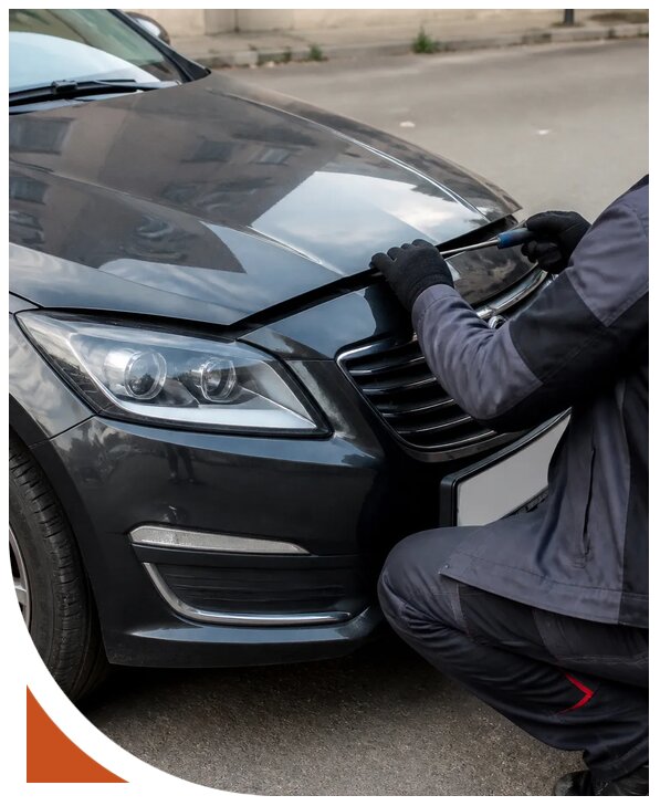 Вскрытие капота автомобиля в Прохладном от 2708 р. | Разлок-Прх