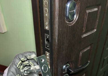 Оперативное вскрытие замка входной двери